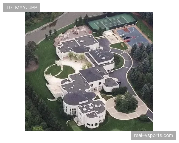 乔丹退役后居然一身奢侈品住豪宅,这生活跟球场上判若两人啊! 乔丹退役后居然一身奢侈品住豪宅,这生活跟球场上判若两人啊!